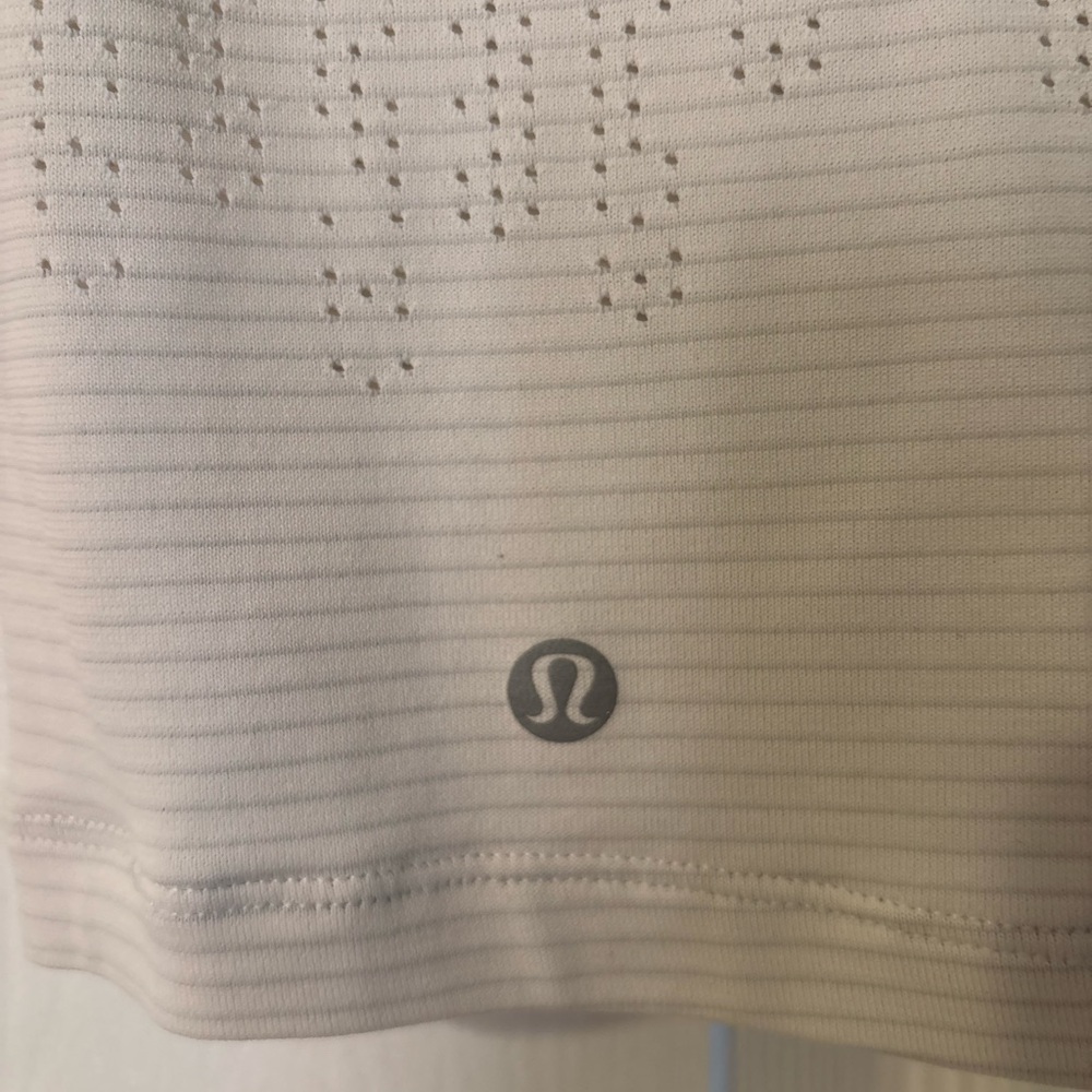 Lululemon breathable Cropped Top - Picture 4 of 4